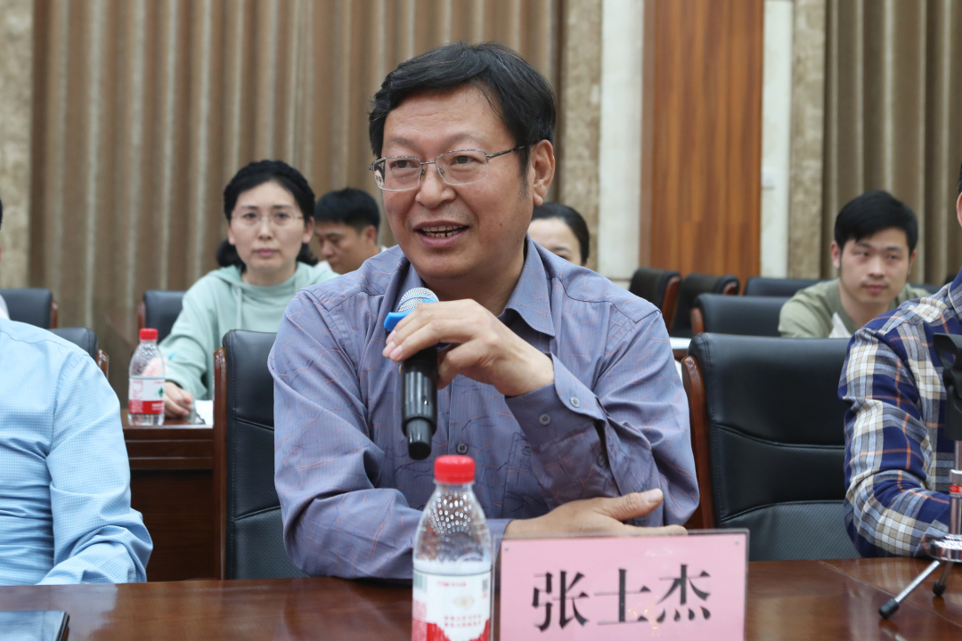 B25I6150.JPG